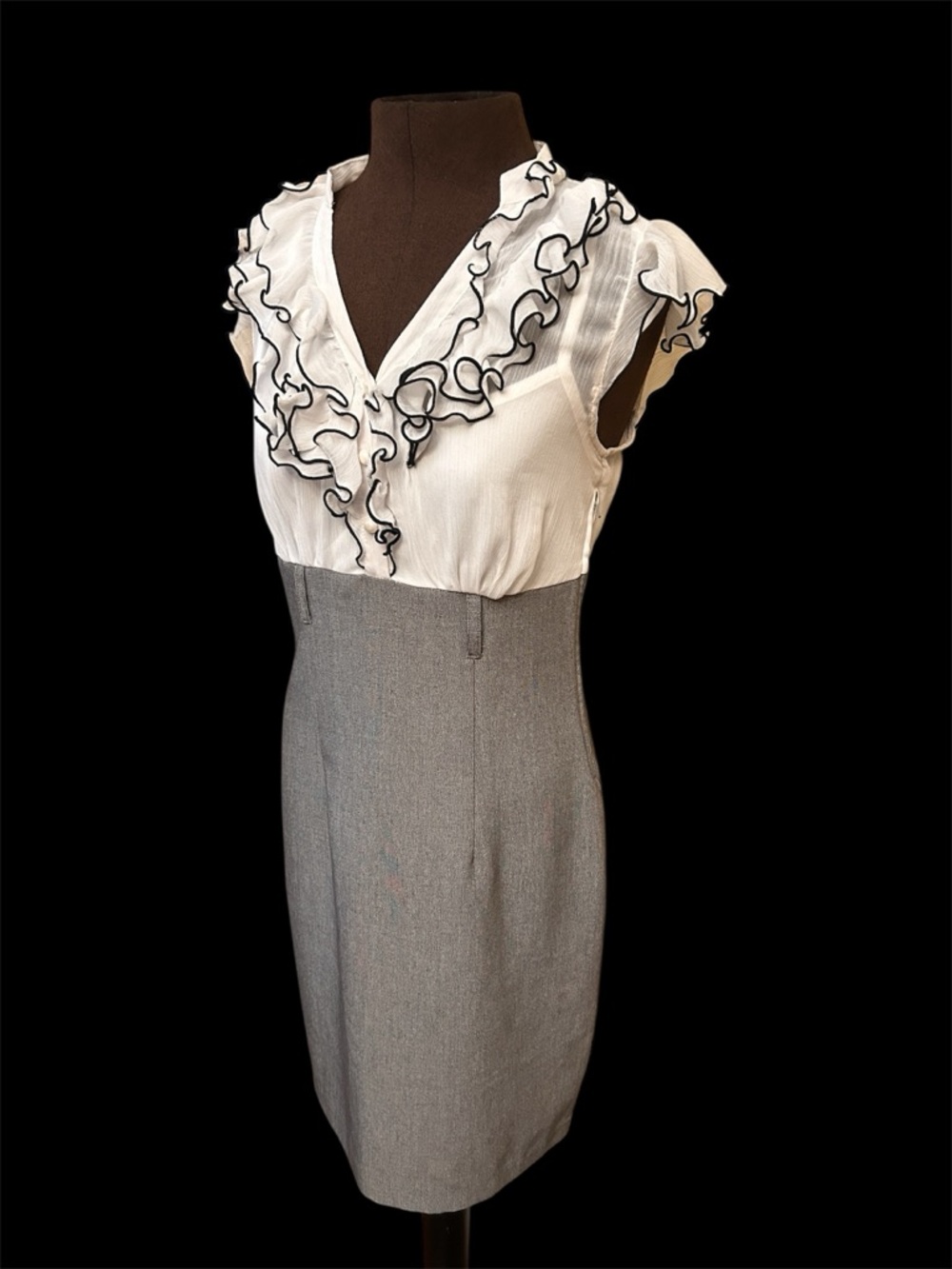 Gorgeous Ruffled Collar Gray Business Sleeveless Dress